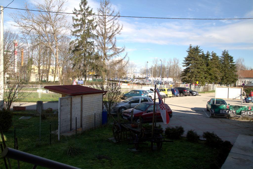Guest House Ivac Inn Zagreb Airport Velika Gorica Εξωτερικό φωτογραφία